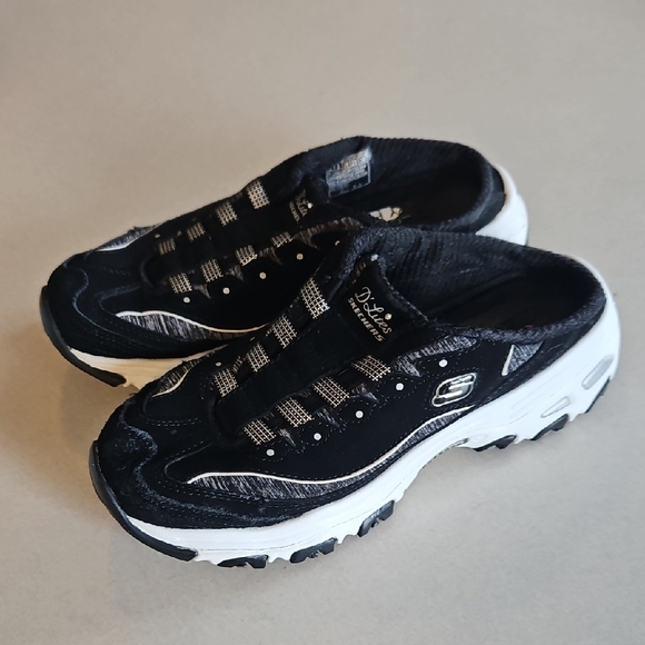 Skechers D'Lites Black Slip Ons - Picture 1 of 14